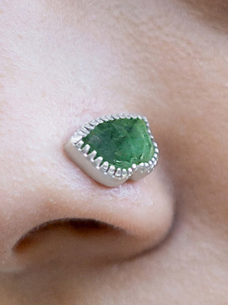 PICHWAI Emerald Lotus Leaf Nose Pin Baka