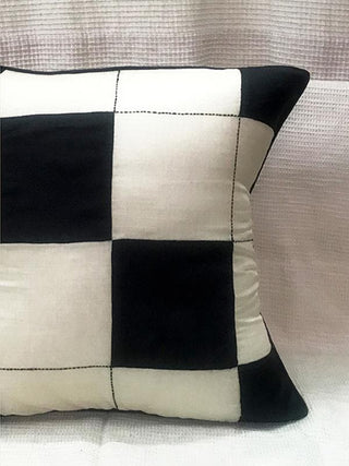 TAMOJYOTI Extra Weft Cushion Cover White and Black Bun.kar Bihar