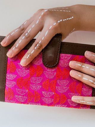 NAKSHA Krishnakamap Kantha Embroidery Handstitched Wallet Pink Kaisori
