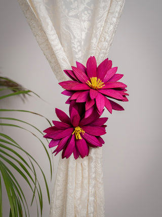 Water lily curtain tie (magenta) Pacha Life