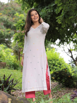 Off White Pink Jamdani Handwoven Pure Cotton Kurta Set With Dupatta
