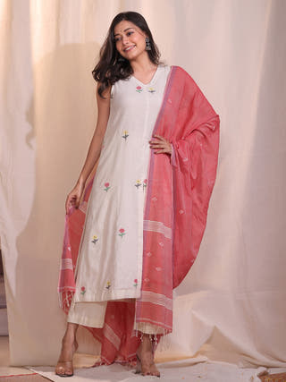 Handloom Off White Pure Cotton Jamdani Flower Kurta Set With Dupatta