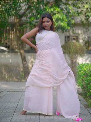 Ivory Bliss Pure Cotton Solid Saree With Lace Border Without Blouse Piece