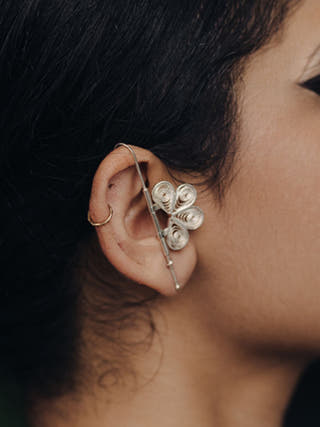 Tarkashi Bold Earcuff