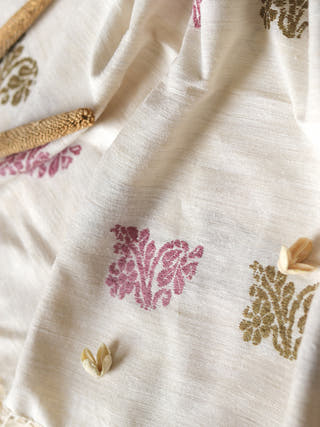 Silk Scarf With Pink And Green Foral Motifs In White Arras