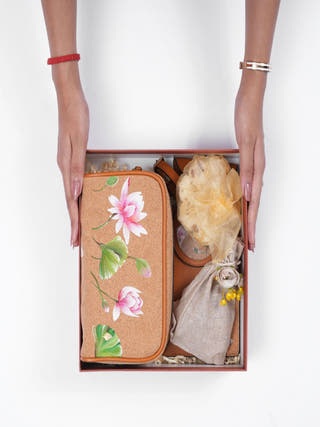 The Voyagers Vegan Leather Gift Set | Tan