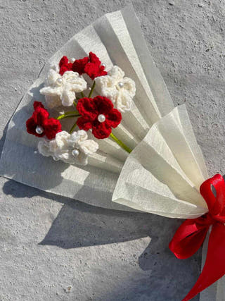 Red & White Reverie Bouquet