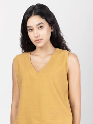 Vezee Sleeveless Mustard V-neck Top