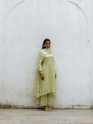 Avyaya Neon Green Handloom Tissue Kurta Pant Set With Dupatta