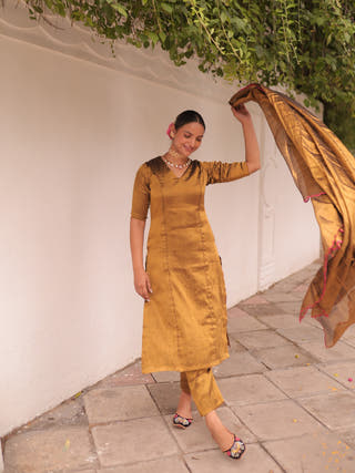 Swarnaya Golden Handloom Tissue Kurta Pant Set With Dupatta