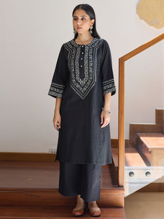 Straight Fit Kurta Black Vasstram