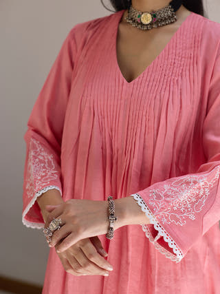 Pintucks And Yoke Kurta Pink Vasstram