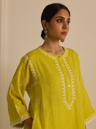 Straight Fit Kurta Yellow Vasstram