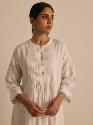 Pintucks And Yoke Kurta White Vasstram