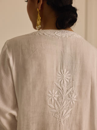 Straight Fit Kurta White Vasstram