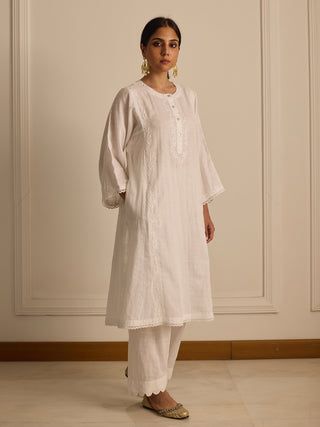 Straight Fit Kurta White Vasstram