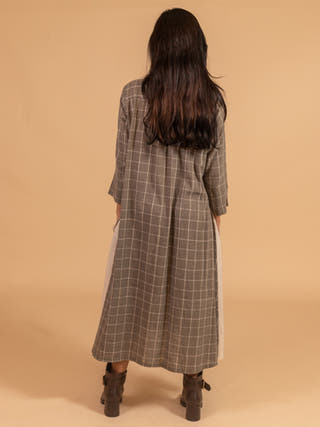Moral Fibre  Side Kali Dress In Checks And Kora Fabric Moral Fibre Grey & Ecru