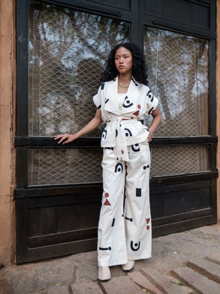 Ecru Triangle Printed Berlin Shawl Collar