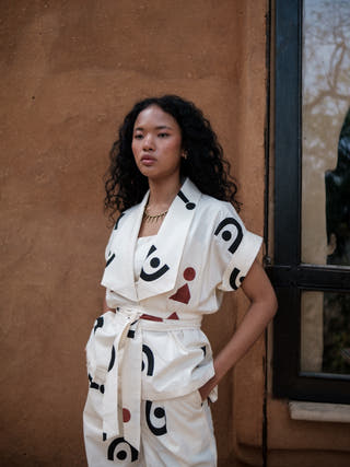 Ecru Triangle Printed Berlin Shawl Collar