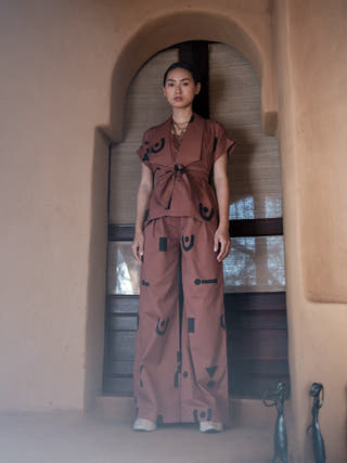 Copper Triangle Printed Berlin Shawl Collar