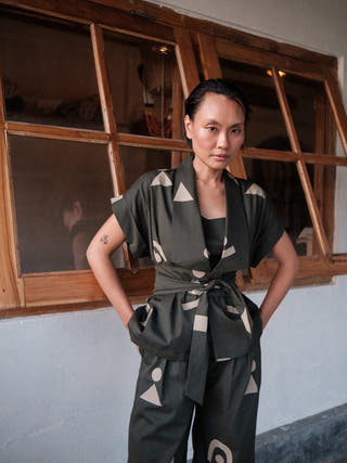 Deep Green Triangle Printed Berlin Shawl Collar