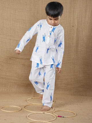 A Magnificient Cat Unisex Nightwear