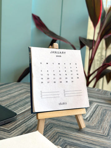 2025 Calendar Hand