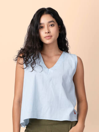 Vezee Sleeveless Blue V-neck Top