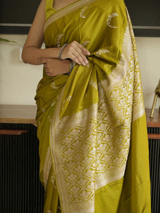 Green Banarasi Silk Saree With Zari Border