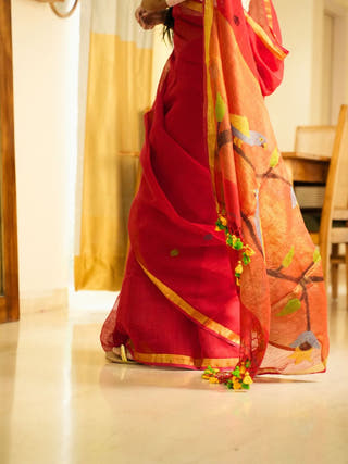 Paithani Blossom Handpainted Red Linen Saree