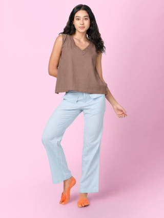 Vezee Sleeveless Brown V-neck Top