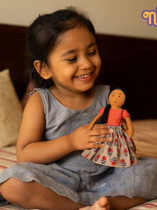 Nilah's Elder Sister Malai Girl Doll in Classic Grey