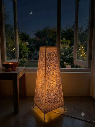 Nimmalakunta Tholu Bommalata Pushpavalli Heritage Leather Lamp - White