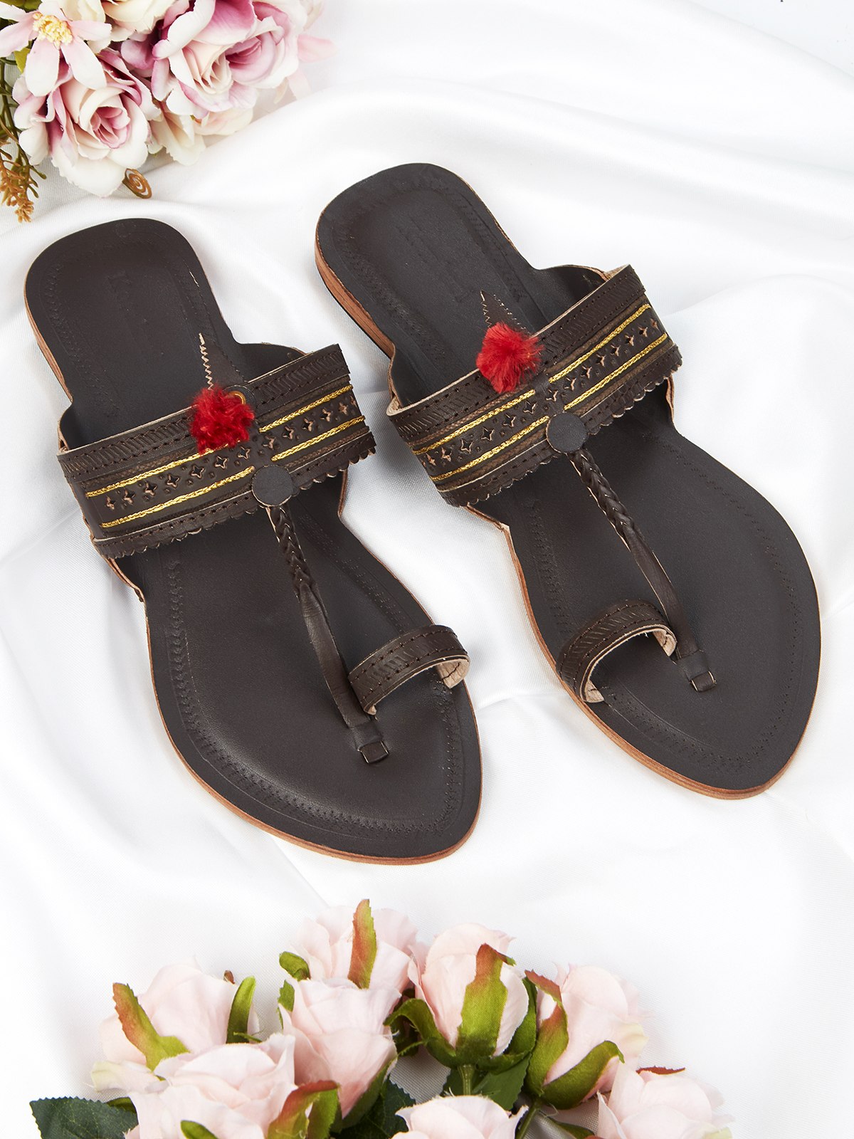 Red Gonda Kolhapuri Chappal for Women image 1