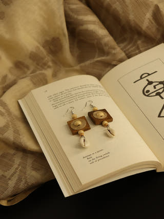 Wood Cowry Earring