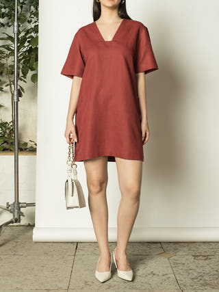 Plunge Neck Shift Dress Maroon Anushé Pirani