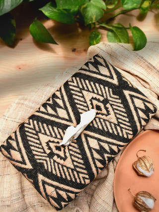 Lionhearted Tissue Box Beige Veaves