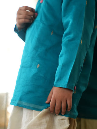 Nilima Kurta In Teal With Motif