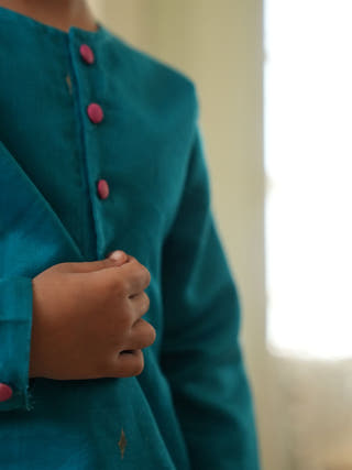 Nilima Kurta In Teal With Motif