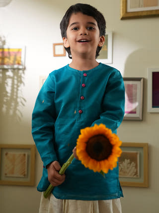 Nilima Kurta In Teal With Motif