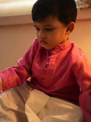 Neelkamal Ethnic Kurta In Pink Gold Stripe