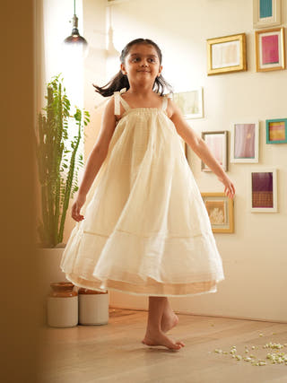 Anagha Lehenga Set In Purple And White Gold