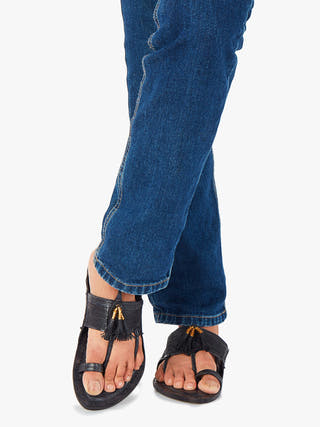 Classic Men in Black Men Kolhapuri Chappal