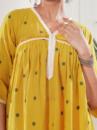 Sohini Yellow A-line Cotton Kurta