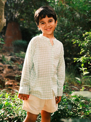 Barefoot Boy Shirt In Sage Green Rhombus