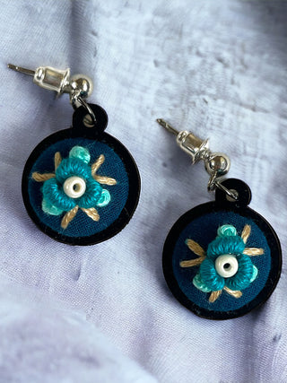 Cosy Daisy- Dangle Earring- Blue Topaz Purring Threads