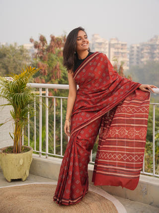 Roohi Mrida Dabu Red Cotton Saree