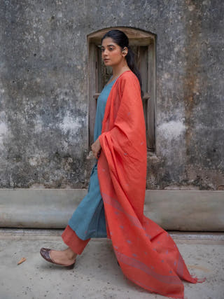 Handloom Grey Pure Cotton Jamdani Kurta Set With Dupatta