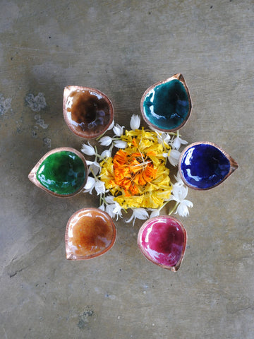 Teardrop Solid Colour Plain Diyas | Set of 6