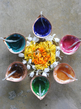 Teardrop Solid Colour Plain Diyas | Set of 6